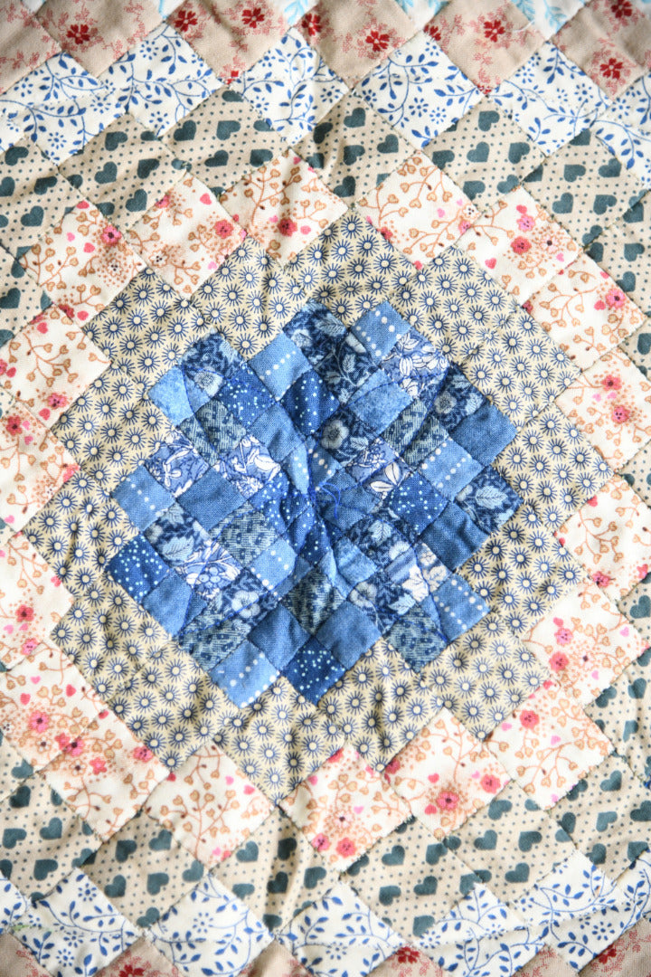 Handmade Diamond Patchwork Quilt with Sawtooth Border
