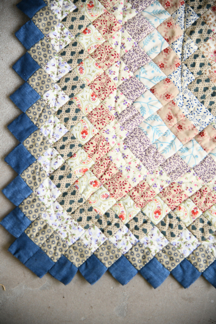 Handmade Diamond Patchwork Quilt with Sawtooth Border