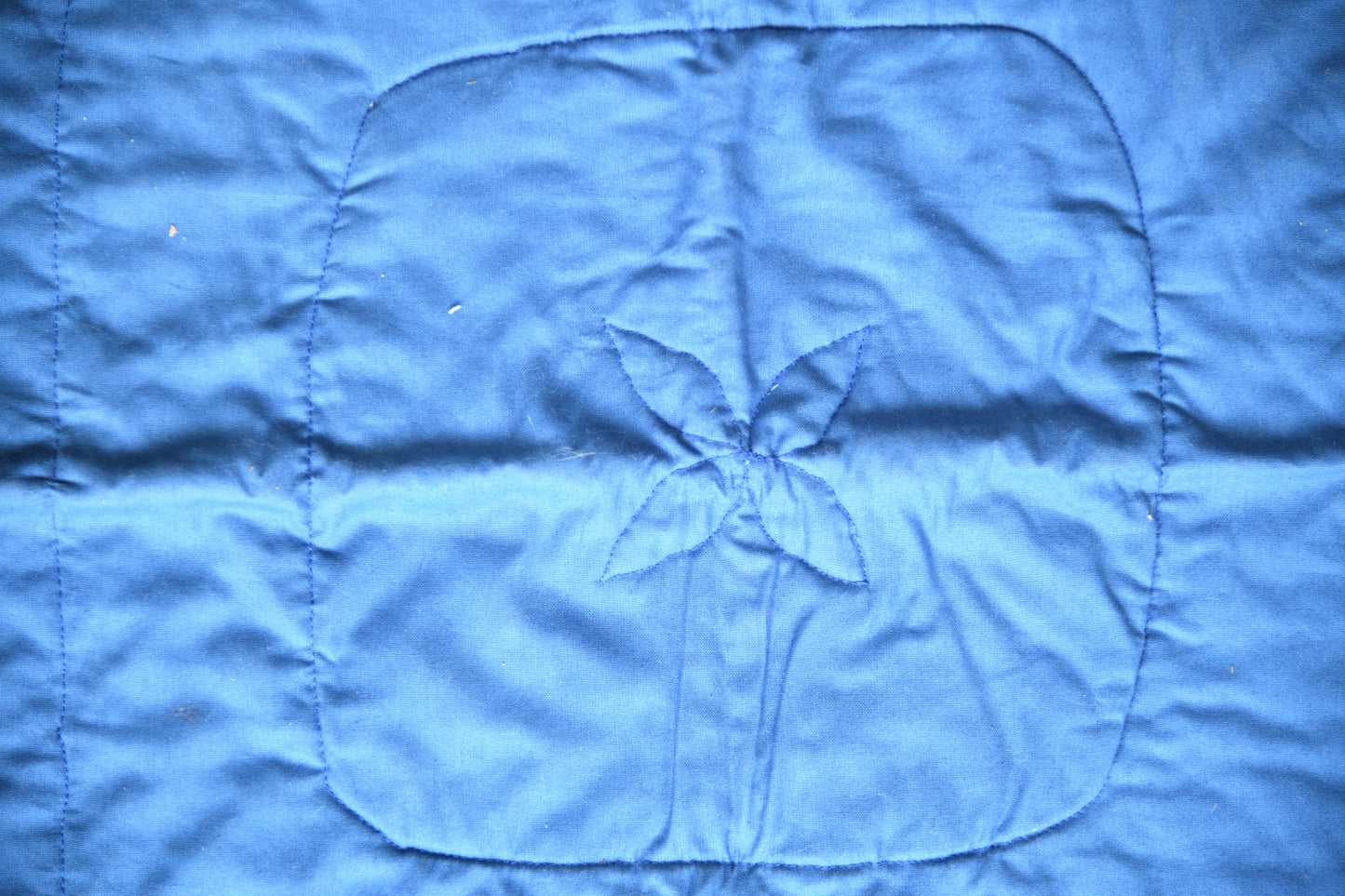 Handmade Diamond Patchwork Quilt with Sawtooth Border
