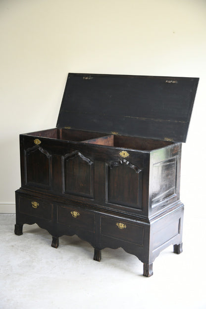Antique Georgian Oak Mule Chest