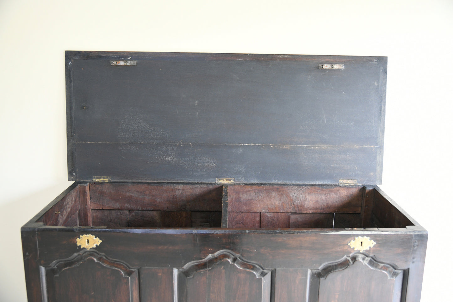 Antique Georgian Oak Mule Chest