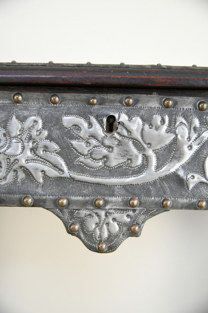 Antique Decorative Bijouterie Table