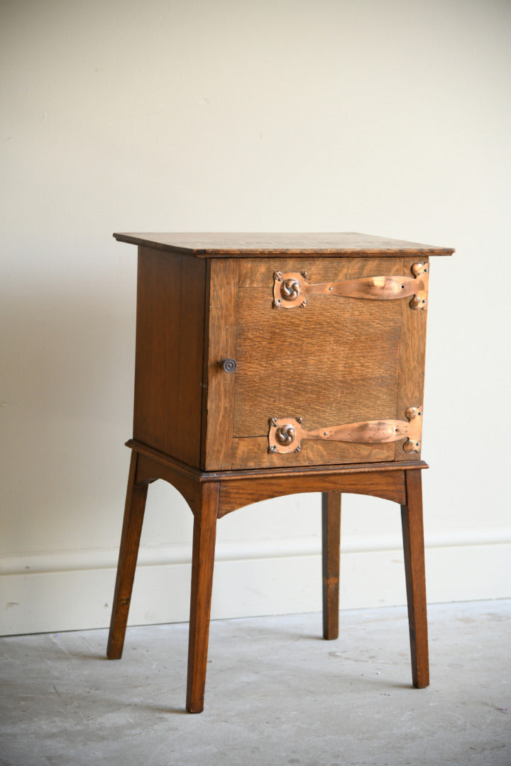 Arts & Crafts Style Quarter Sawn Oak Pot Cupboard