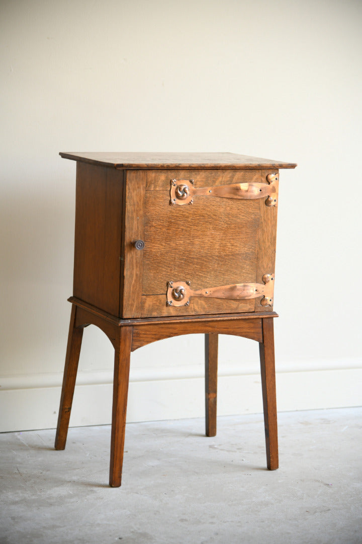 Arts & Crafts Style Quarter Sawn Oak Pot Cupboard