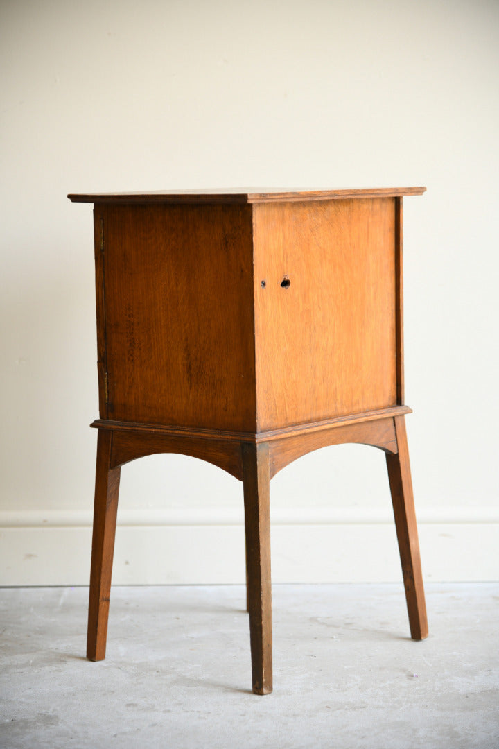 Arts & Crafts Style Quarter Sawn Oak Pot Cupboard