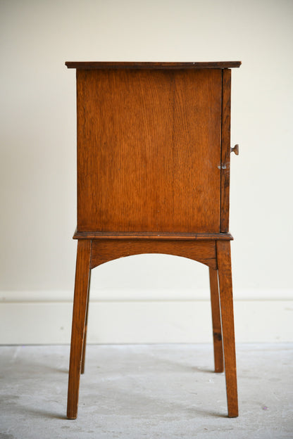 Arts & Crafts Style Quarter Sawn Oak Pot Cupboard