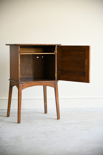 Arts & Crafts Style Quarter Sawn Oak Pot Cupboard