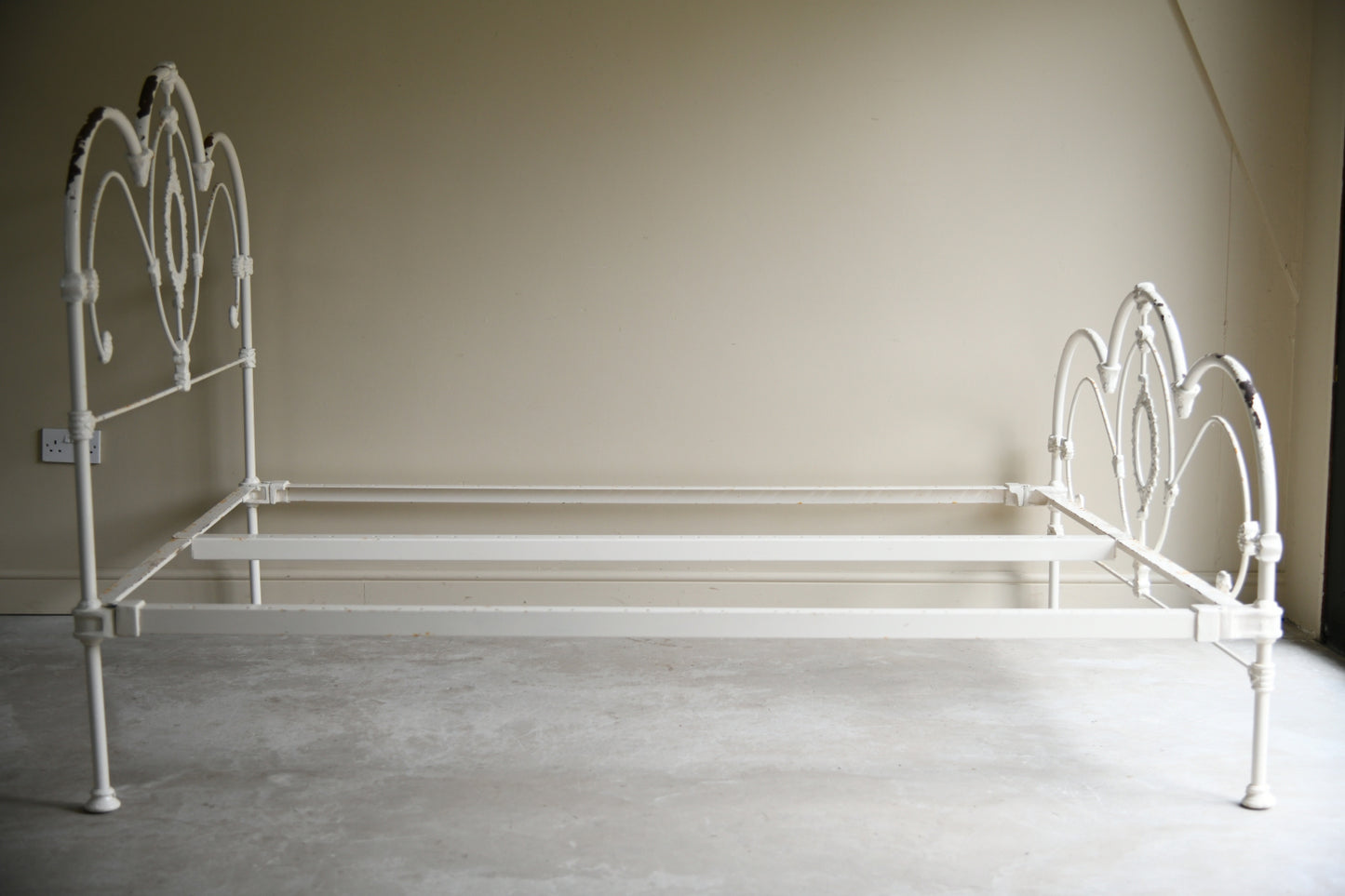 5ft Victorian Style Cast Iron Bed Frame