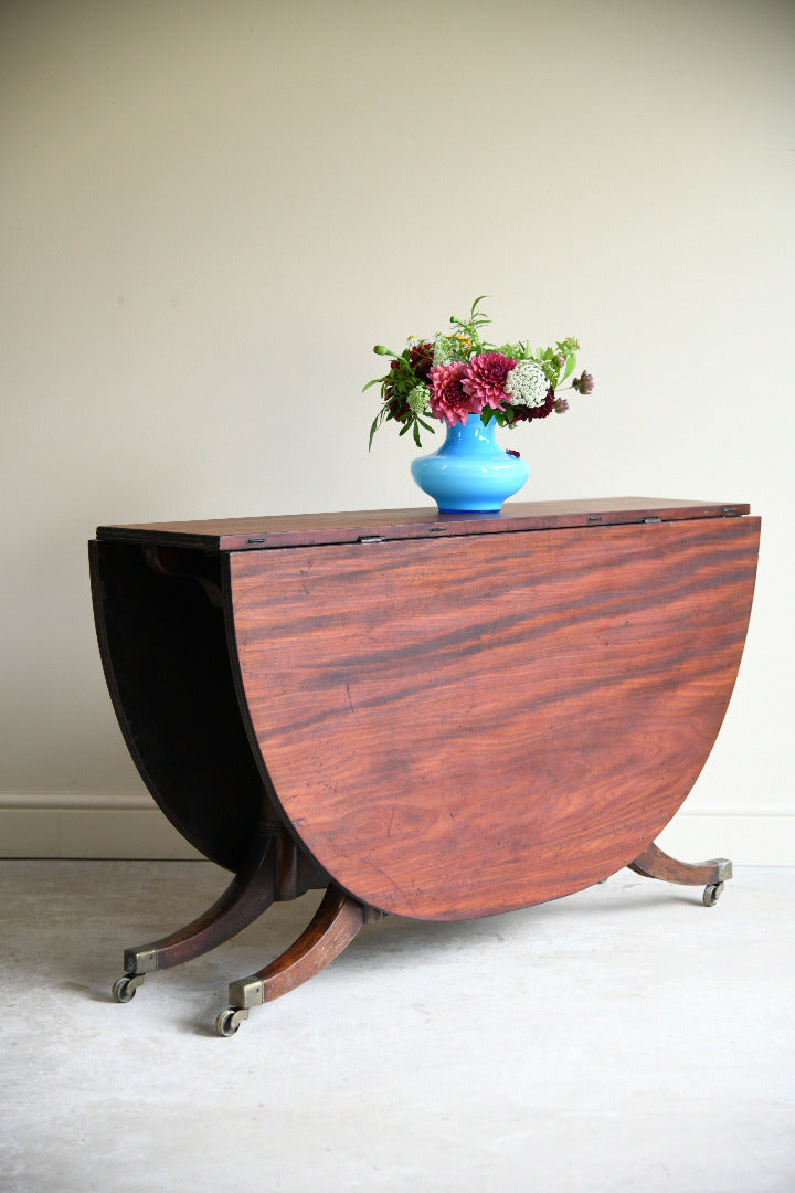 Early 19th Century Mahogany Drop Leaf Dining Table
