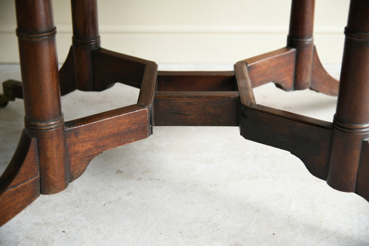 Early 19th Century Mahogany Drop Leaf Dining Table