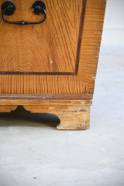 Early 20th Century Painted Scumble Dome Top Trunk