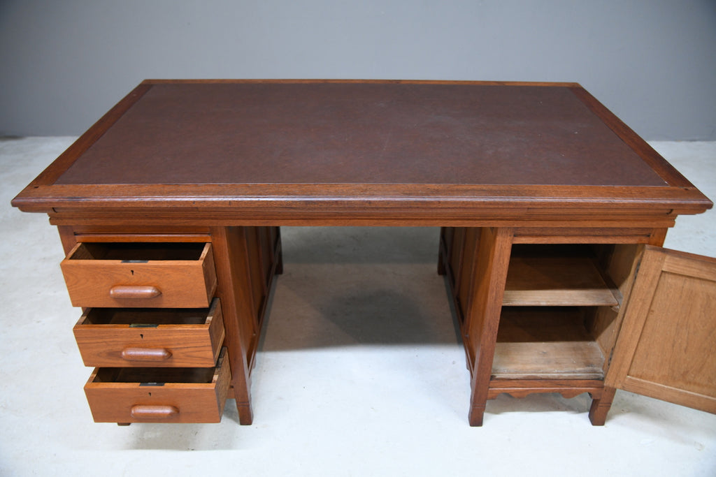 Early 20th Century Mahogany Desk