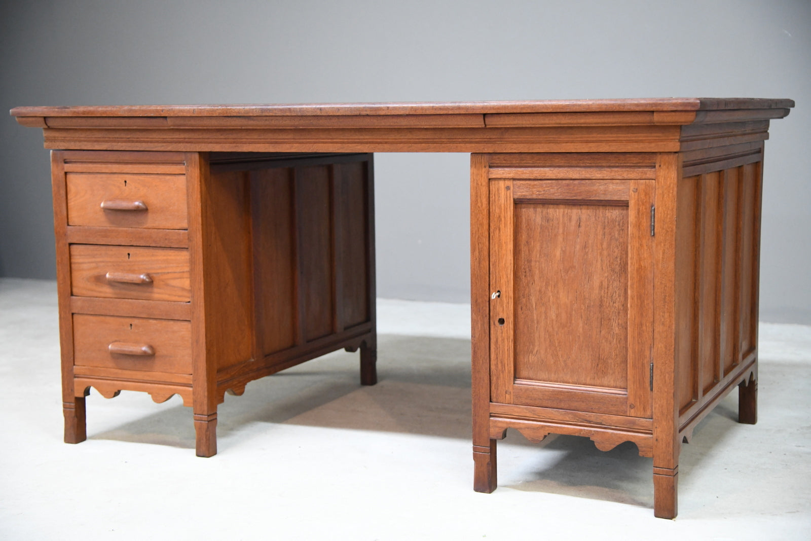 Early 20th Century Mahogany Desk