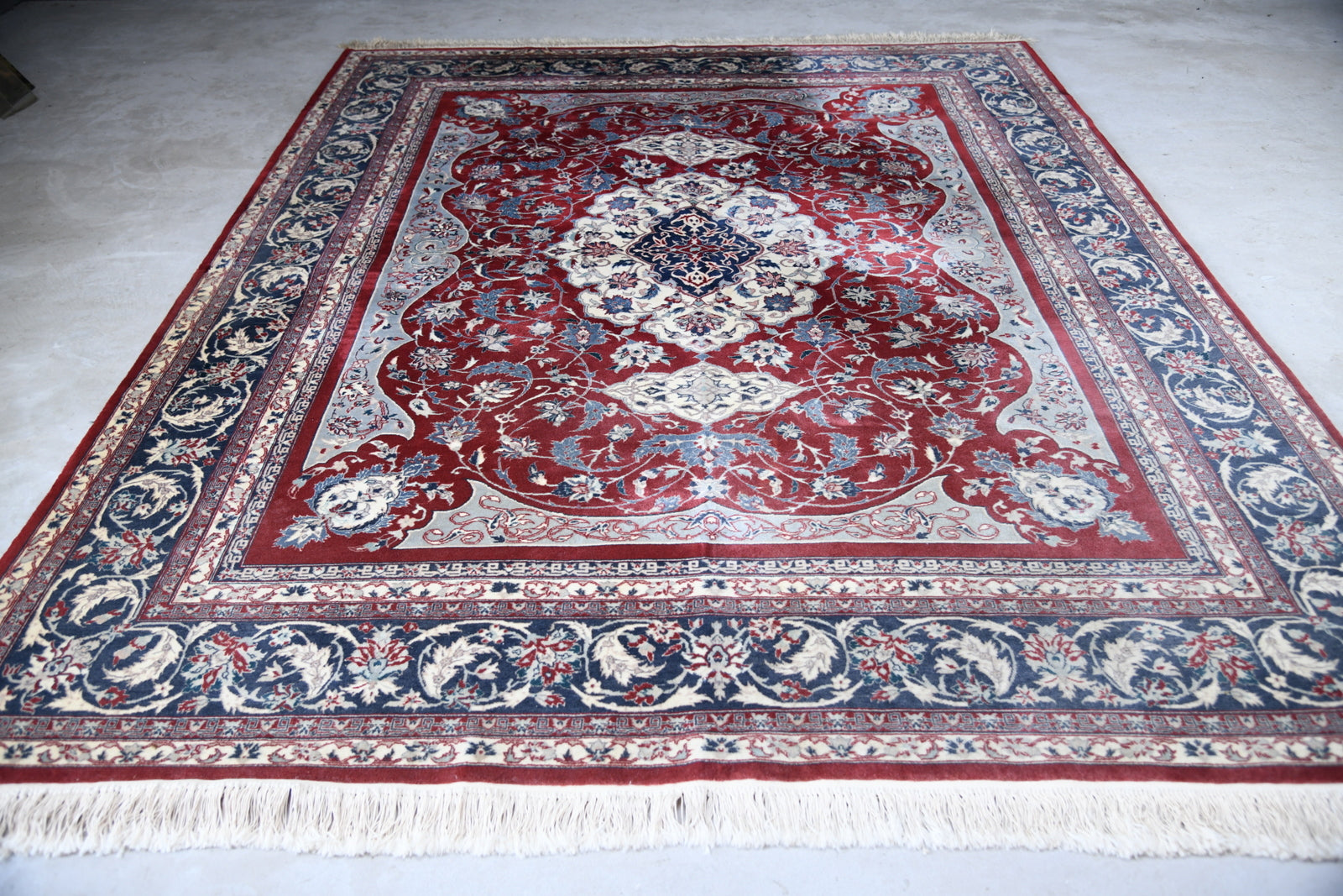 Large Quality Esfahan Rug