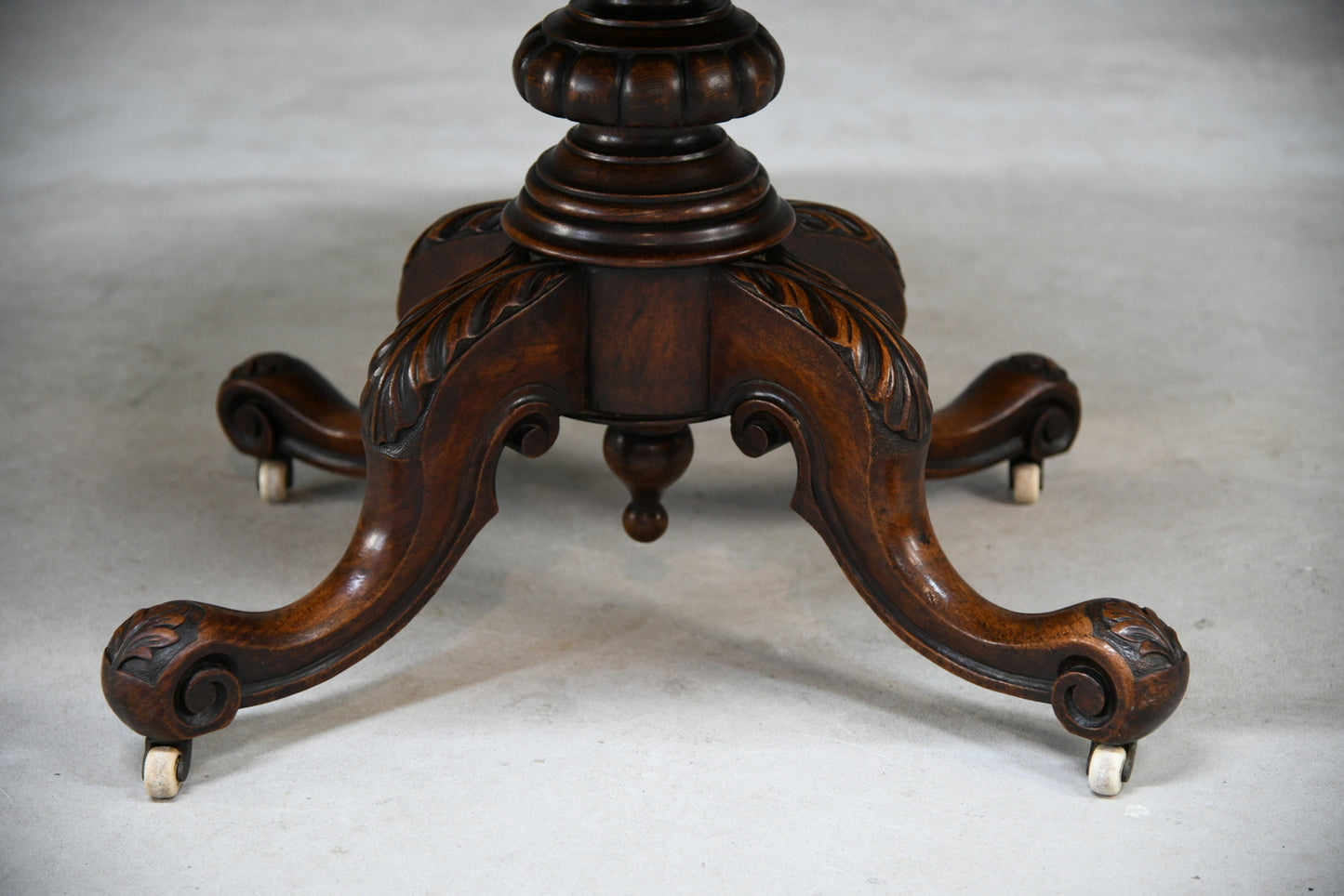 Antique Victorian Burr Walnut Tilt Top Table