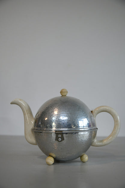 Vintage Insulated Teapot Deco