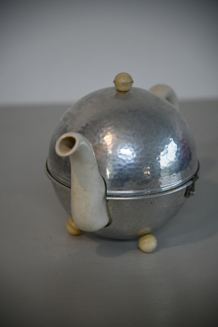 Vintage Insulated Teapot Deco