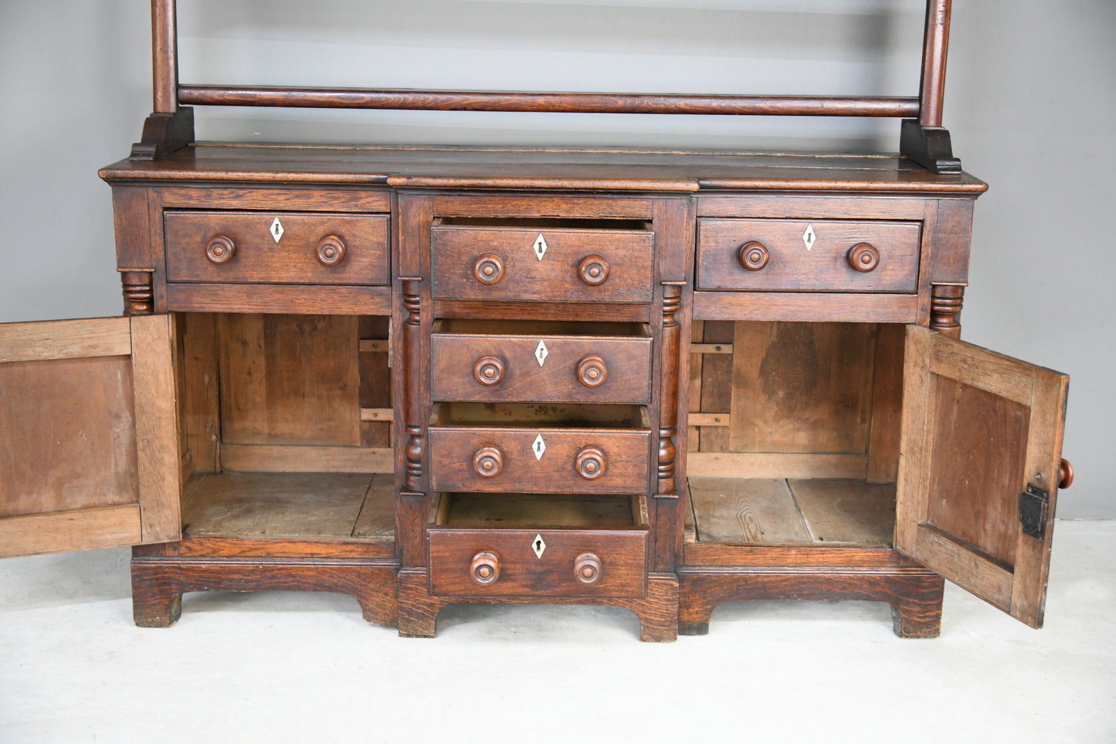 Georgian Oak Dresser