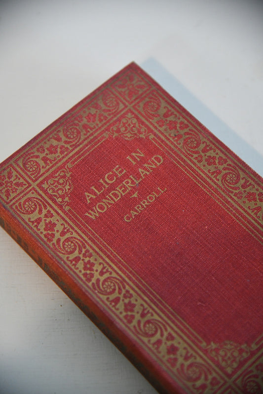 Alice In Wonderland - Lewis Caroll