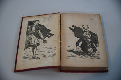 Alice In Wonderland - Lewis Caroll