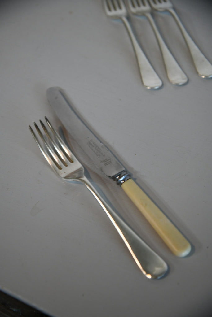 4 Vintage Forks & Faux Bone Knives