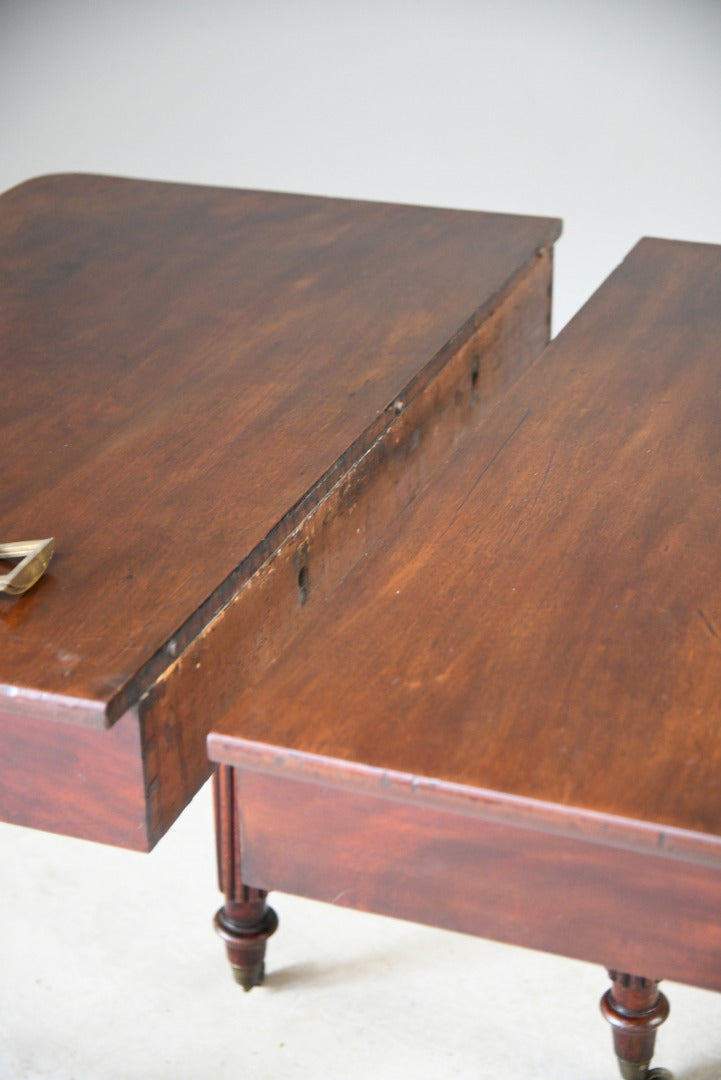 19th Century Extending Mahogany Dining Table