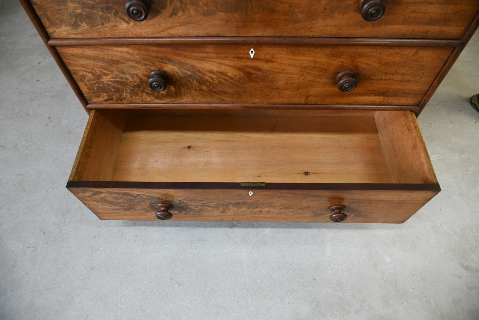 Victorian Mahogany Chest of Drawers