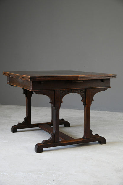 Early 20th Century Oak Draw Leaf Dining Table