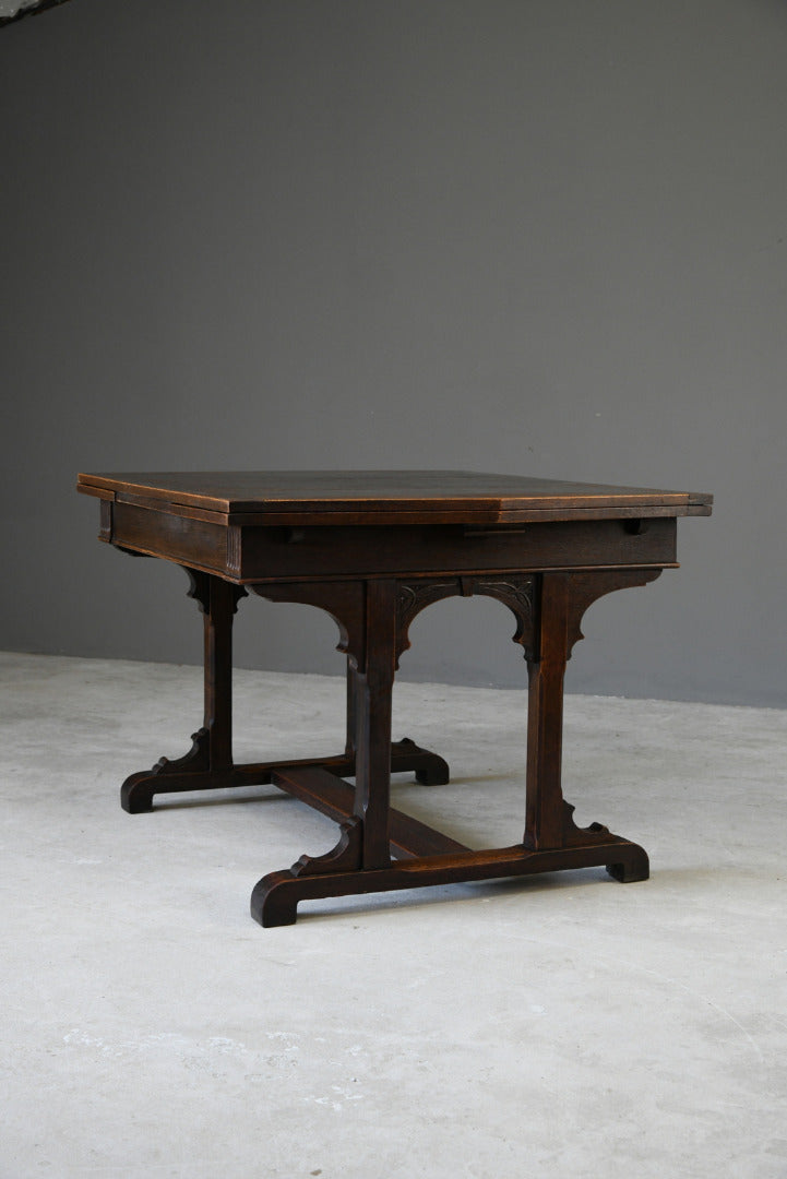 Early 20th Century Oak Draw Leaf Dining Table