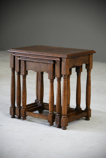 Traditional Style Oak Nest Side Tables