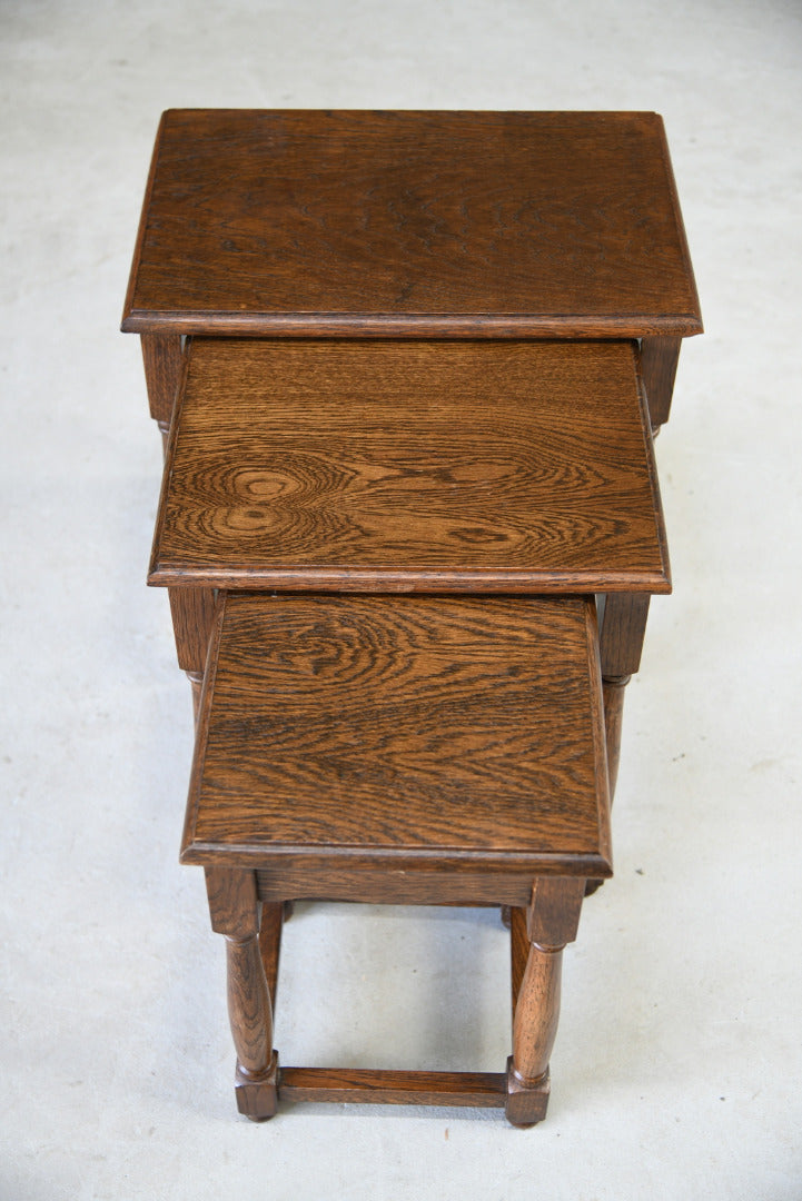 Traditional Style Oak Nest Side Tables