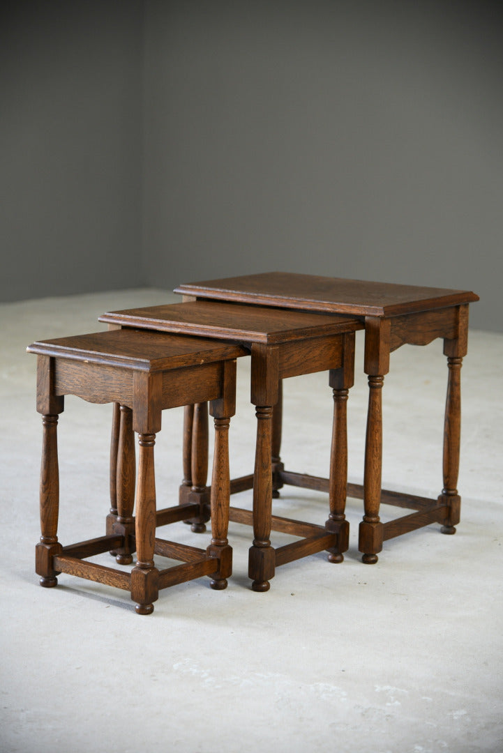 Traditional Style Oak Nest Side Tables