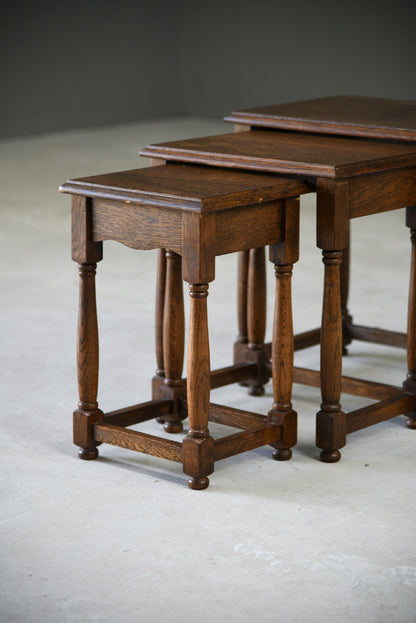 Traditional Style Oak Nest Side Tables