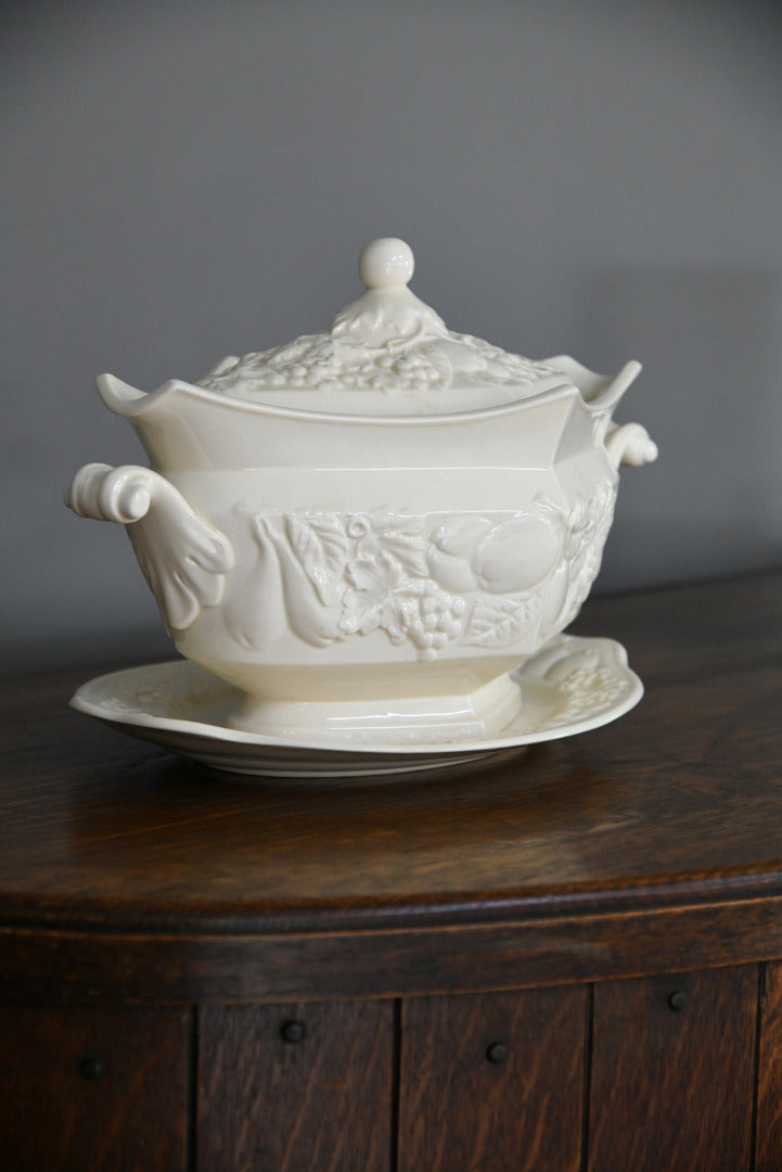 Royal Worcester Palissy Crown Ware Tureen