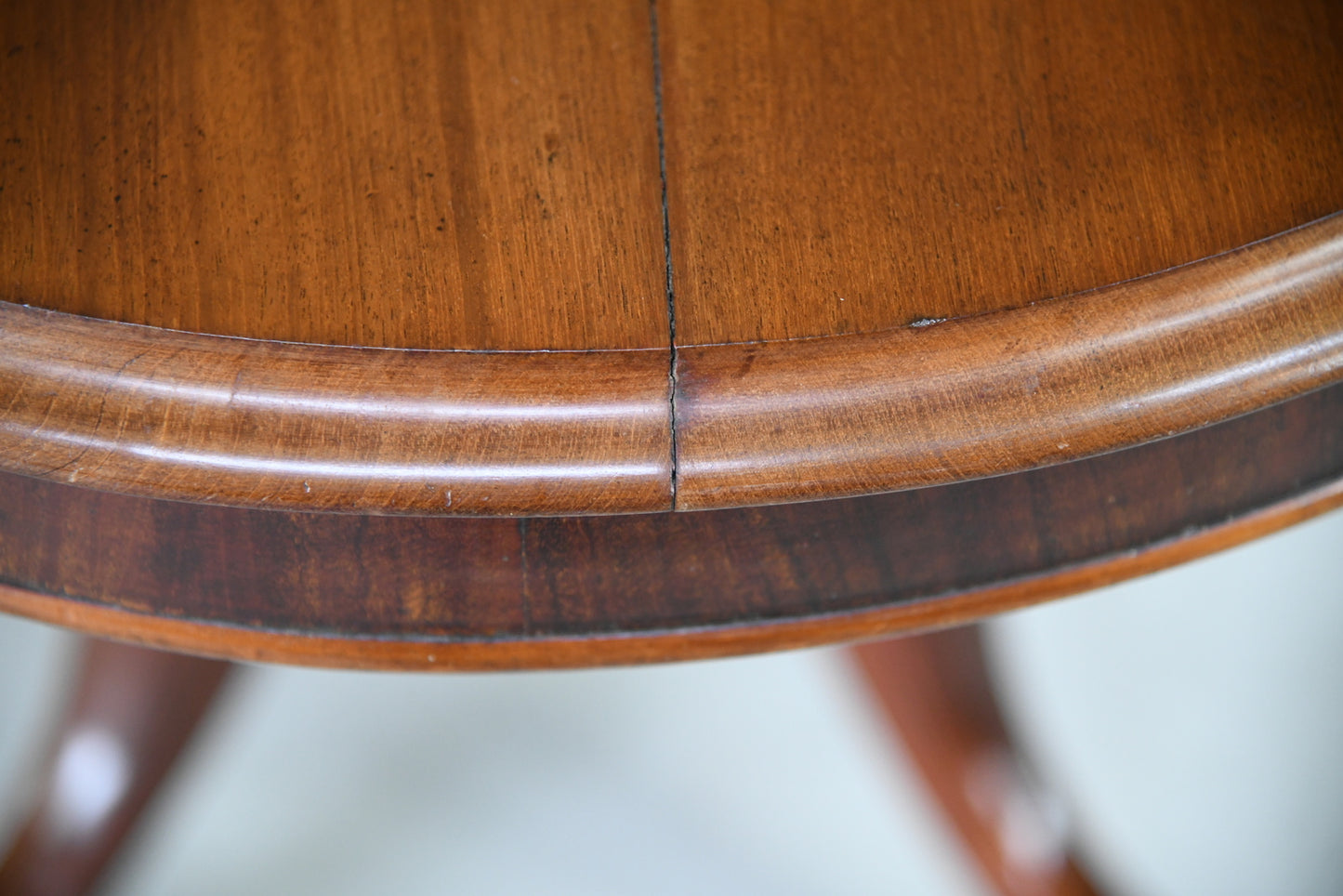 Victorian Oval Snap Top Centre / Dining Table