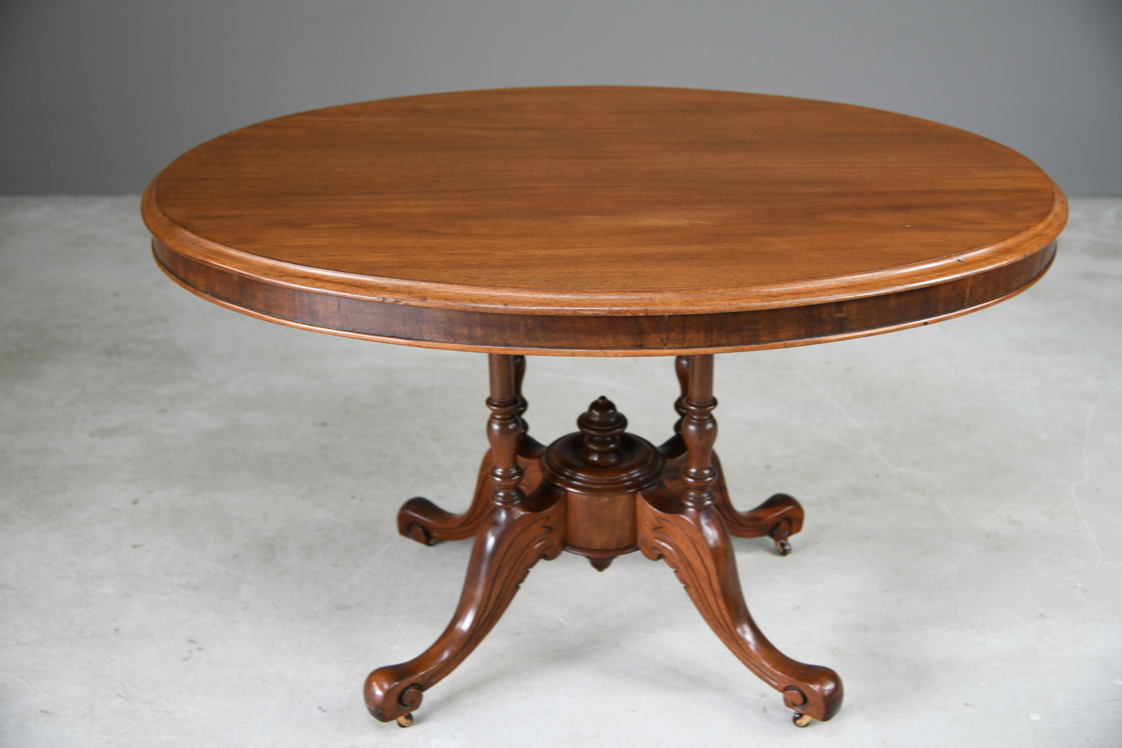 Victorian Oval Snap Top Centre / Dining Table