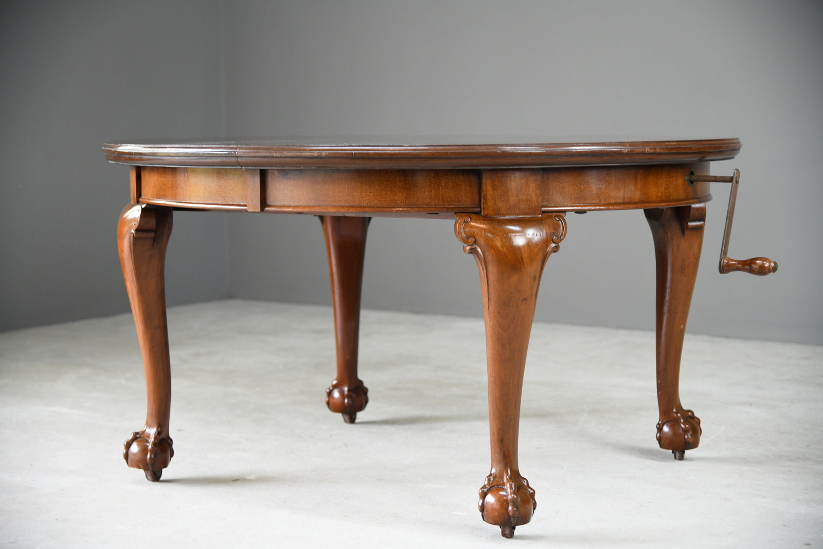 Antique Oval Mahogany Extending Dining Table