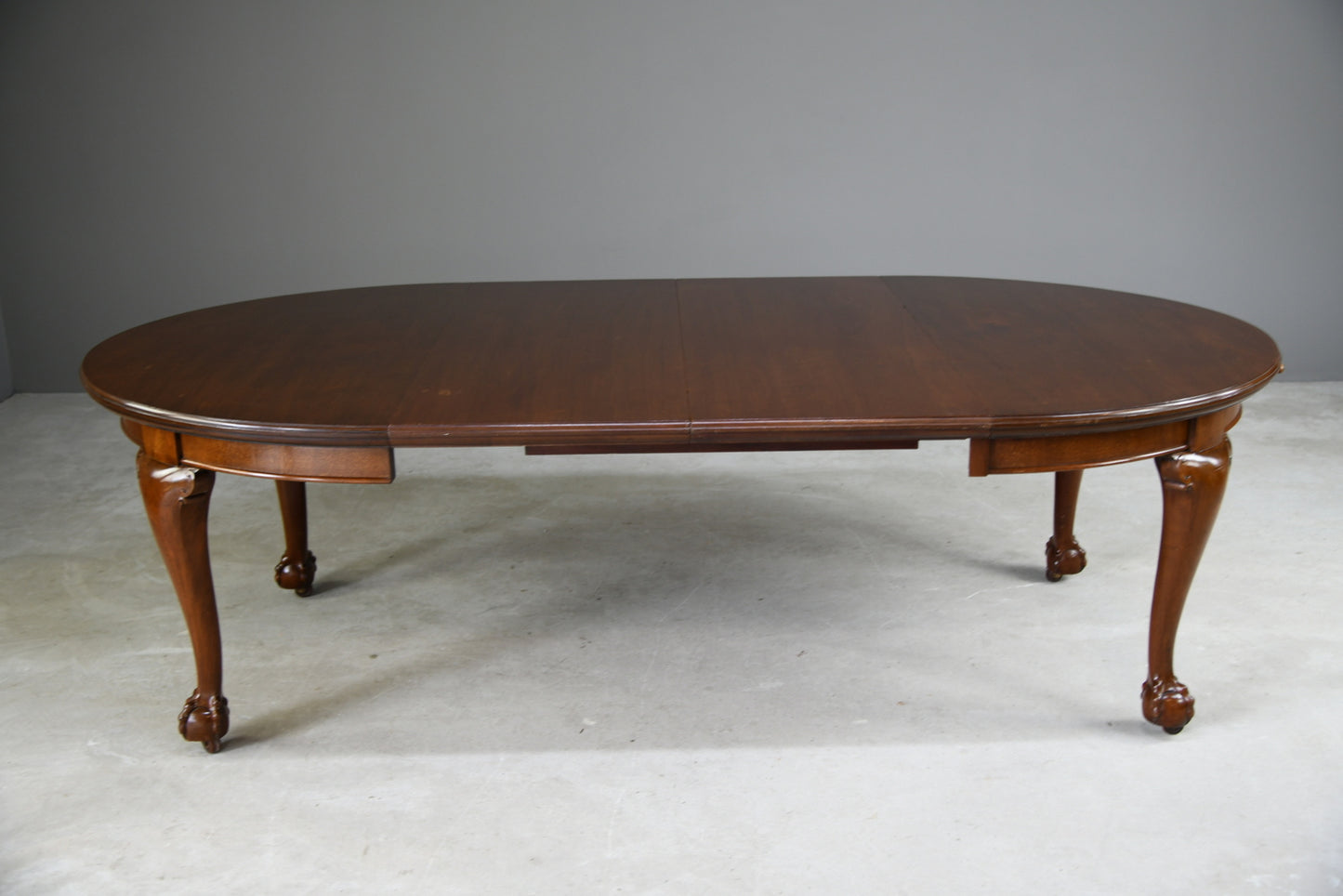 Antique Oval Mahogany Extending Dining Table