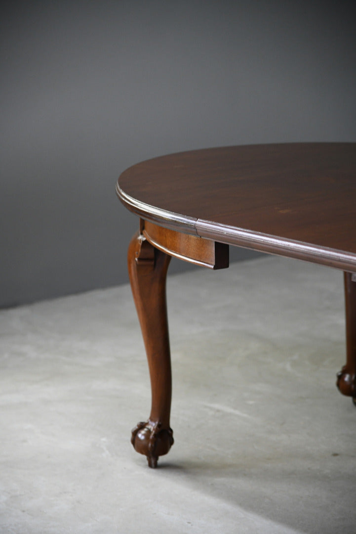 Antique Oval Mahogany Extending Dining Table