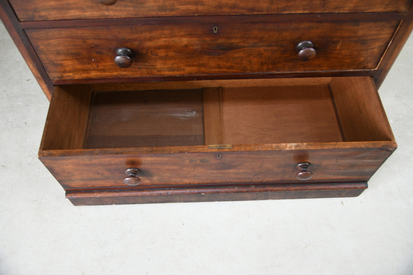 Antique Mahogany Chest of Drawers