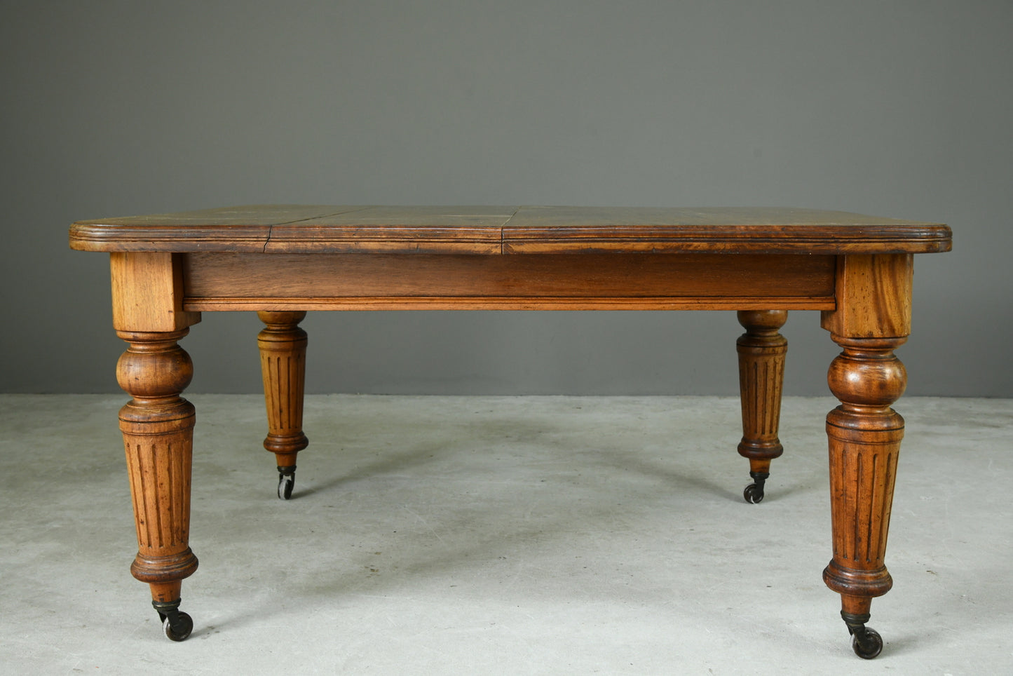 Victorian Mahogany Extending Dining Table