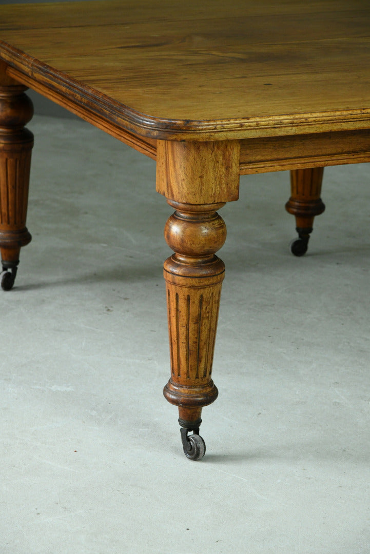 Victorian Mahogany Extending Dining Table