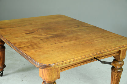 Victorian Mahogany Extending Dining Table