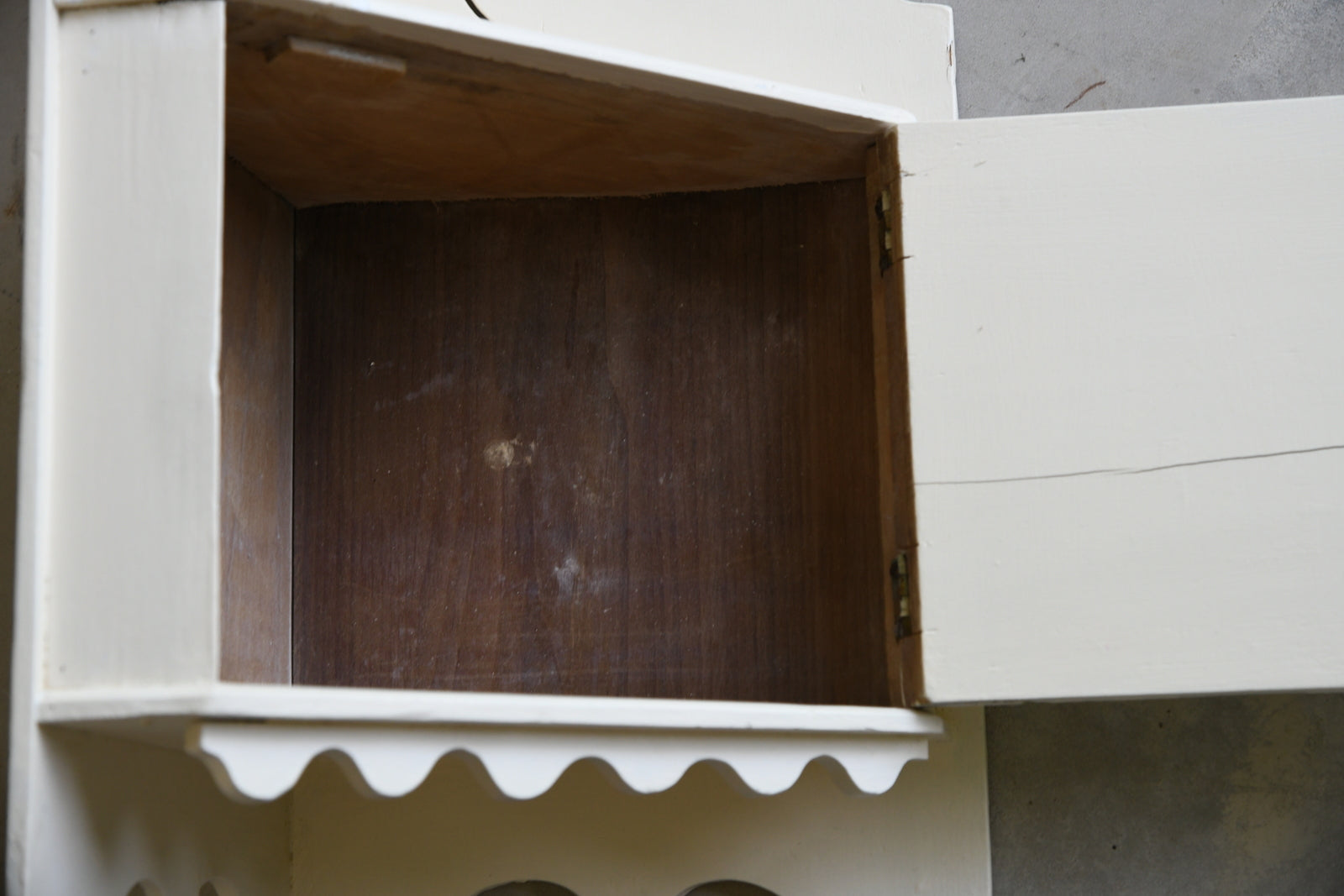 White Painted Wall Cabinet