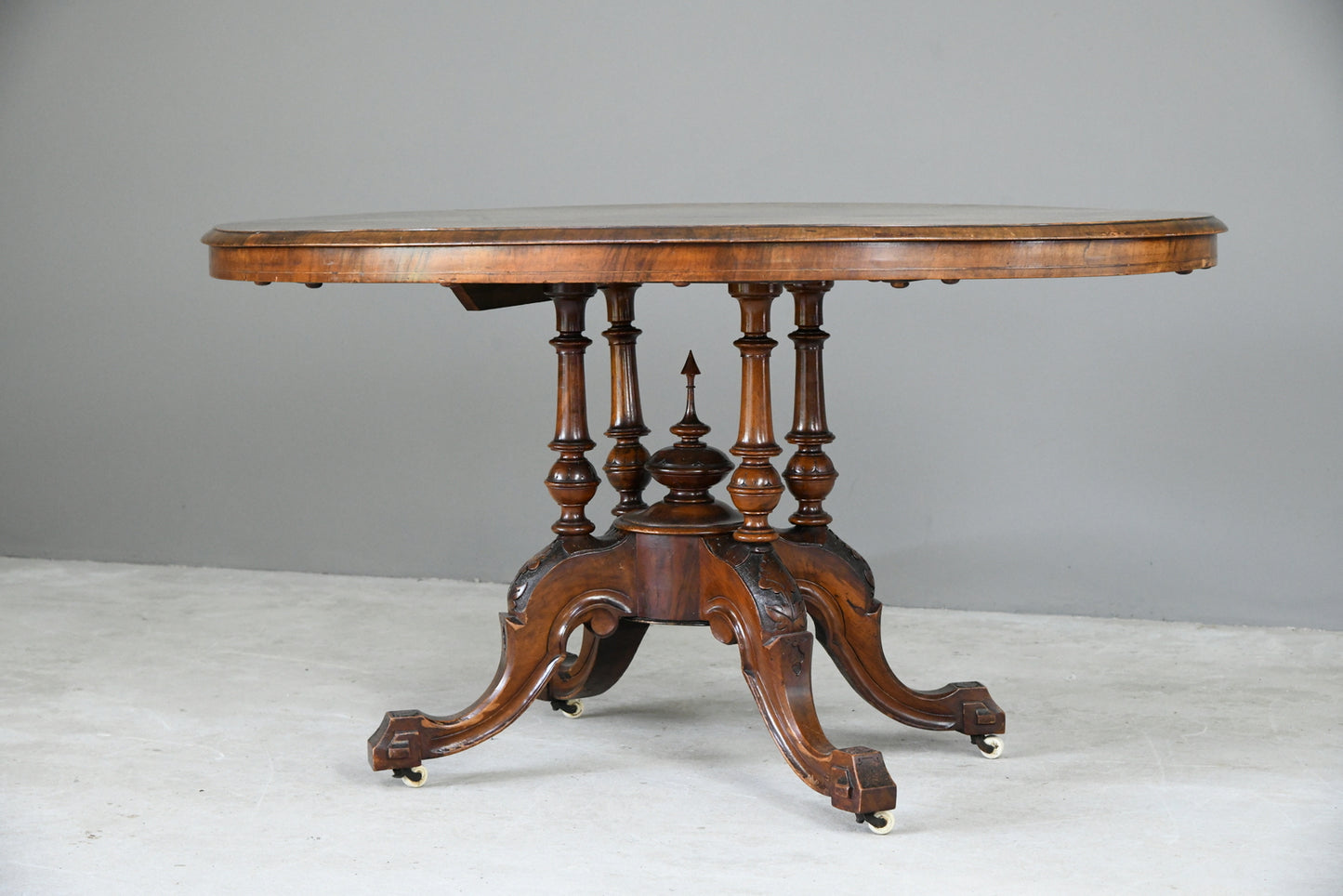 Antique Victorian Walnut Oval Table