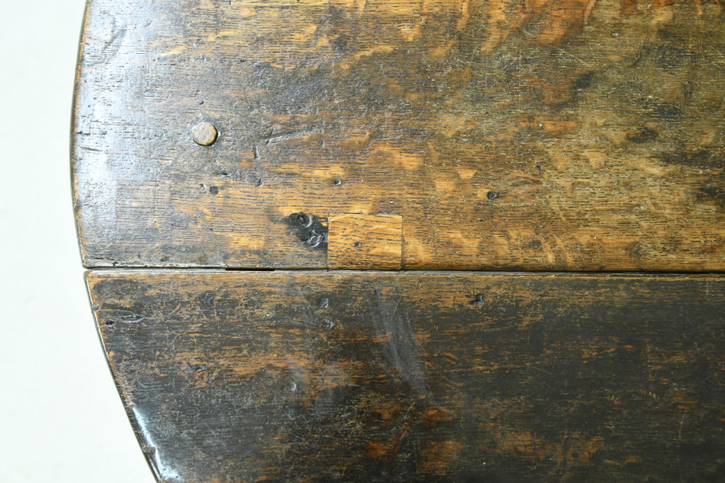 Early 18th Century Oak Drop Leaf Table