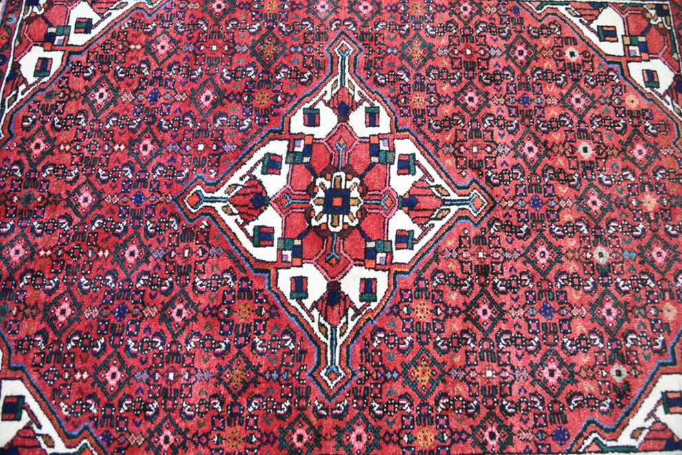 Eastern Red Wool Rug – Kernow Furniture