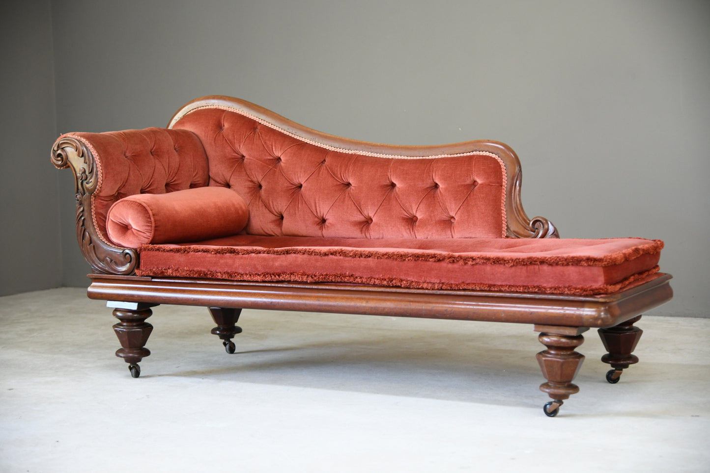 Antique Chaise Longue