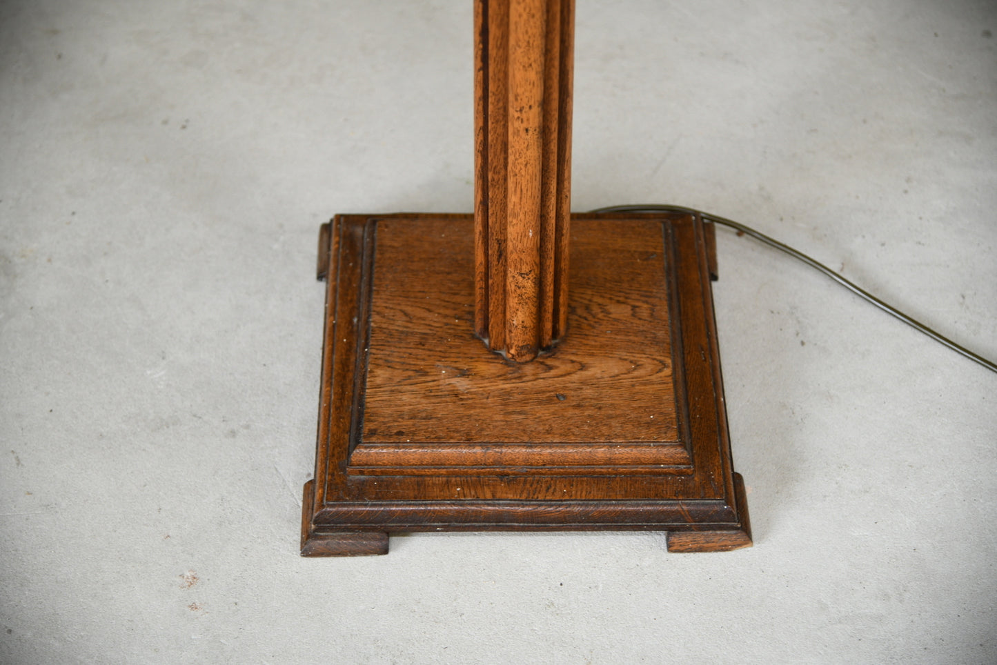 Oak Deco Standard Lamp