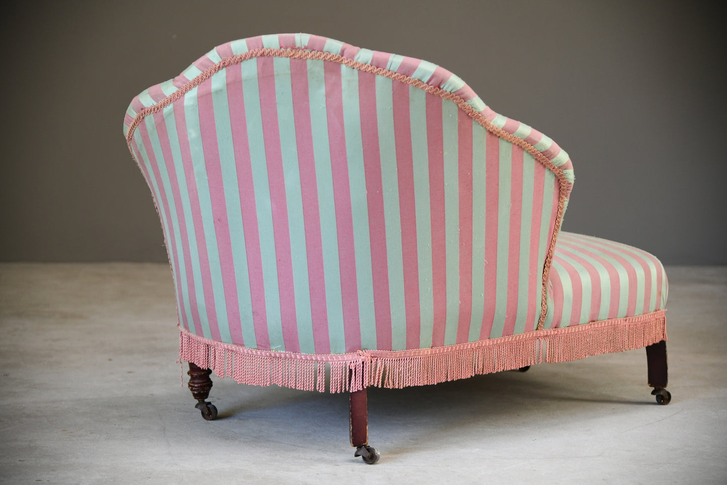 Victorian Style Small Chaise